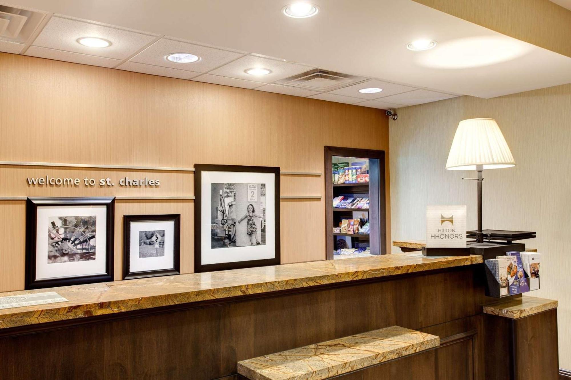 Hampton Inn & Suites Chicago/Saint Charles Eksteriør billede
