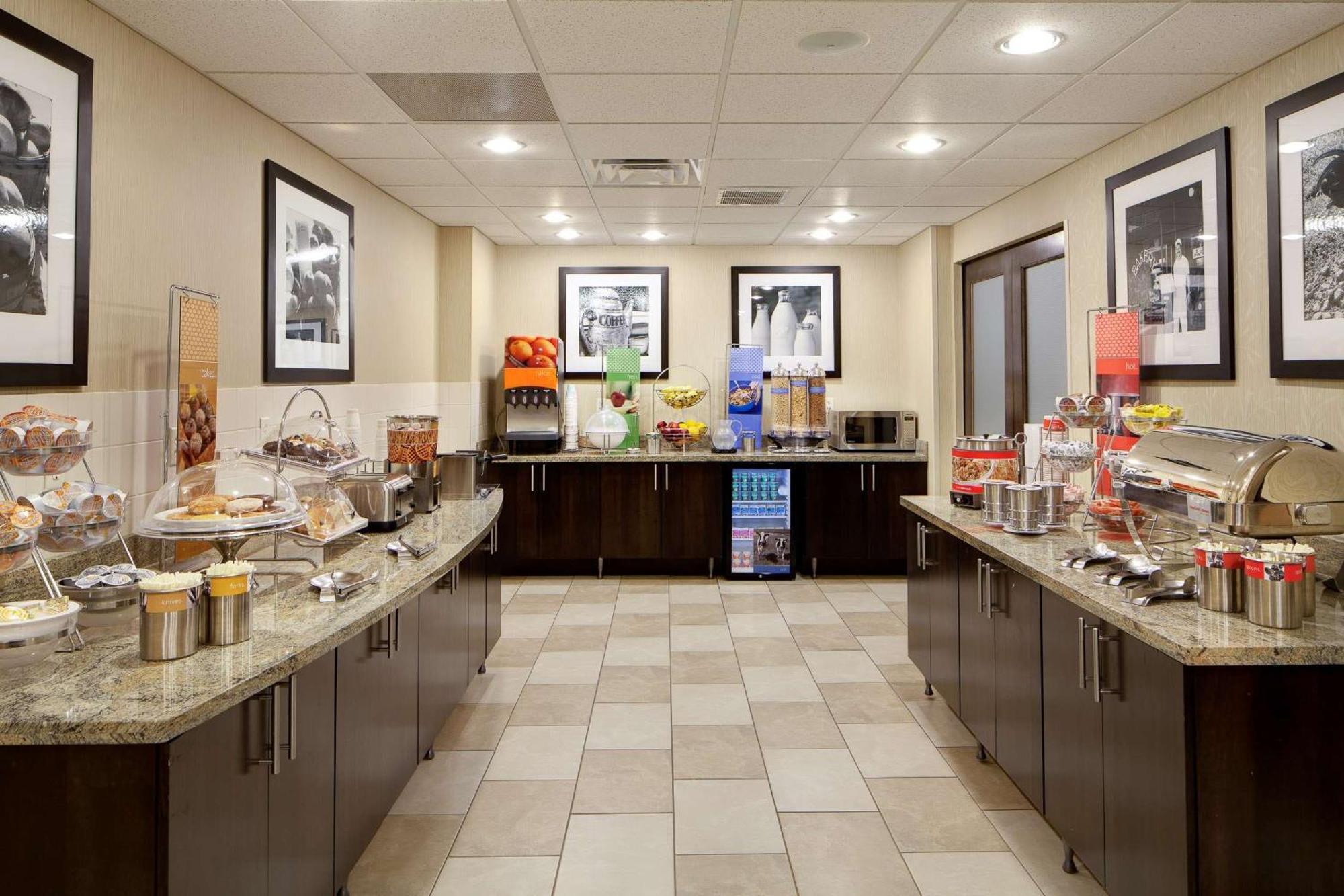 Hampton Inn & Suites Chicago/Saint Charles Eksteriør billede